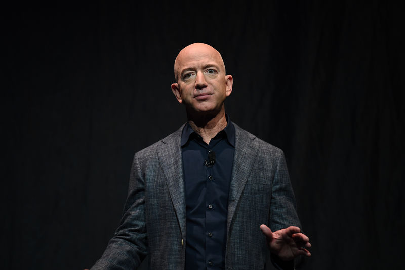 © Reuters. FILE PHOTO:  Founder, Chairman, CEO and President of Amazon Jeff Bezos speaks during an event about Blue Origin's space exploration plans in Washington