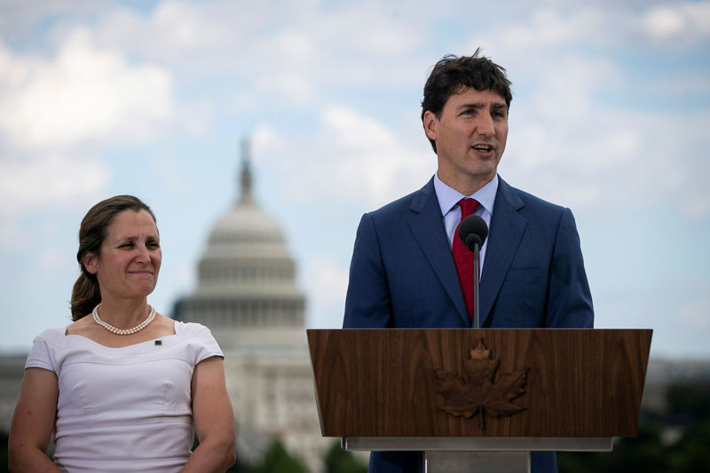 © Reuters. FILE PHOTO: Canada's Prime Minister Justin Trudeau holds a news conference at the Canadian Embassy