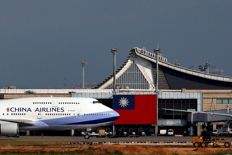 Chinese airlines turn to Asia as long-haul losses pile up