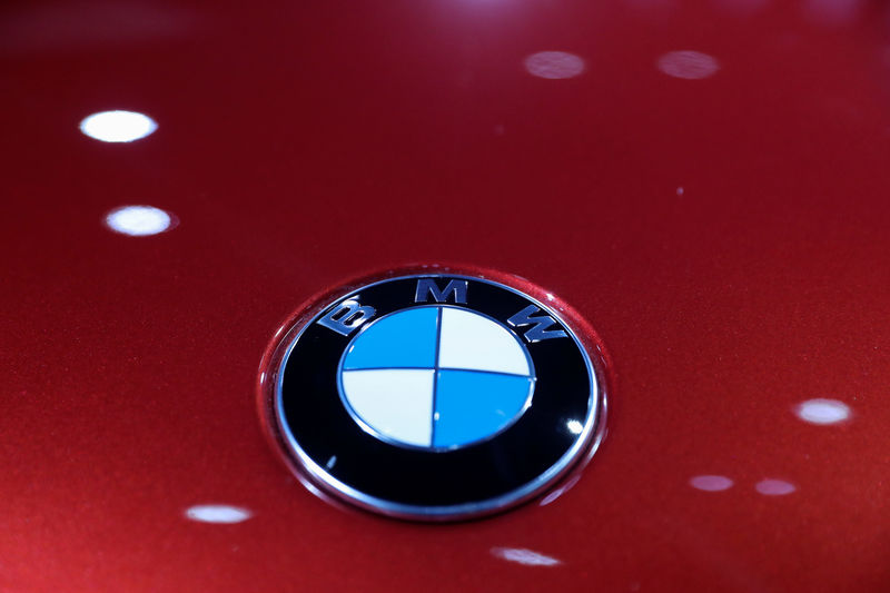 © Reuters. FILE PHOTO: LA Auto Show in Los Angeles