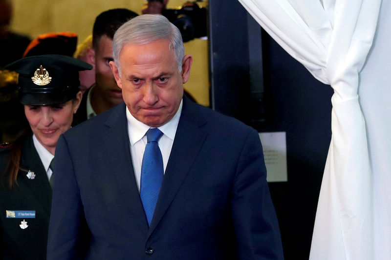 © Reuters. المدعي العام الإسرائيلي سيعلن قراره بشأن توجيه اتهام لنتنياهو في مزاعم فساد