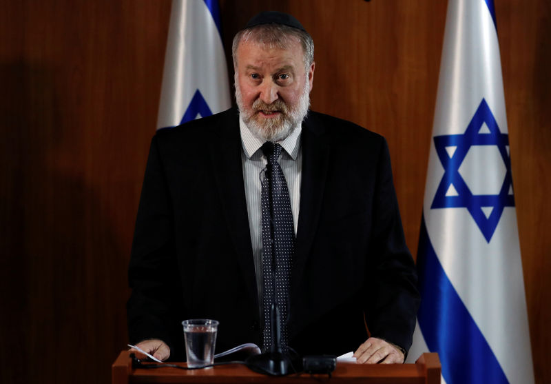 © Reuters. Israel's Attorney General Avichai Mandelblit announces decision on indictment of Benjamin Netanyahu, in Jerusalem