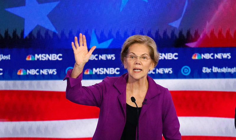 © Reuters. Senator Elizabeth Warren speaks during the U.S. Democratic presidential candidates debate at the Tyler Perry Studios in Atlanta