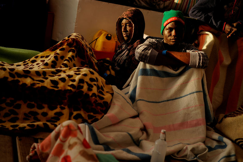 مهاجر أفريقي بعد إنقاذه: الموت في البحر أفضل من العودة إلى ليبيا