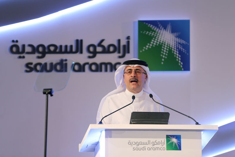 © Reuters. FILE PHOTO: Amin H. Nasser, president and CEO of Saudi Aramco, speaks during a news conference in Dhahran