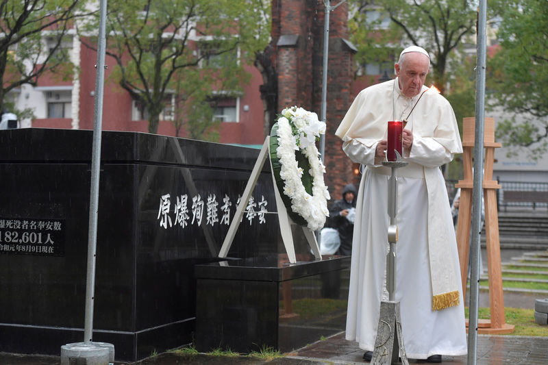 El Papa insta a la abolición de las armas nucleares en Hiroshima y Nagasaki