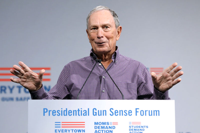 © Reuters. FILE PHOTO: Former New York City Mayor Michael R. Bloomberg speaks during the Presidential Gun Sense Forum in Des Moines