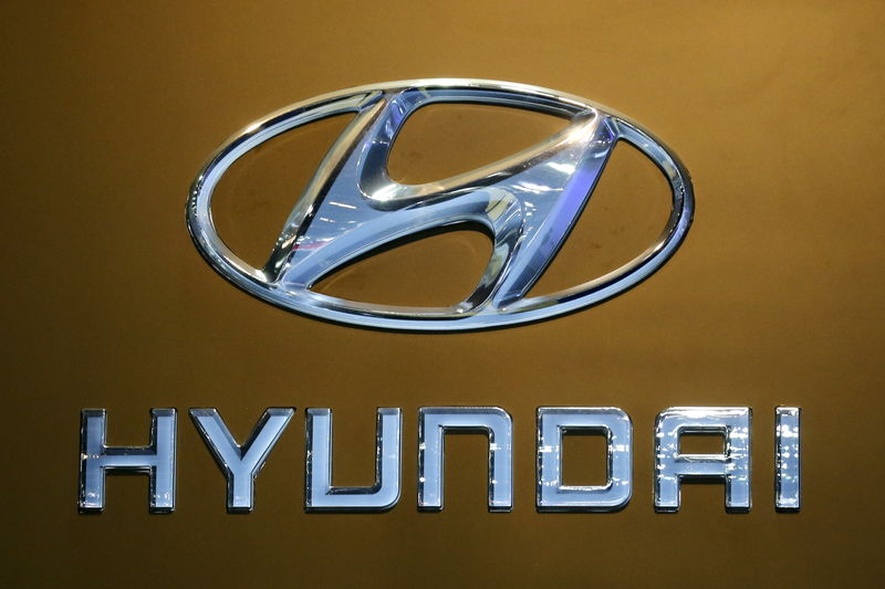 © Reuters. The logo of Hyundai is pictured at at the 37th Bangkok International Motor Show in Bangkok