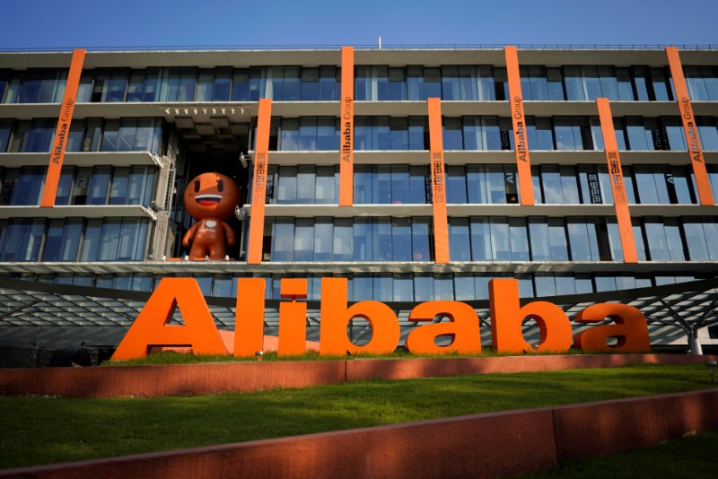 Ações do Alibaba sobem 6,6% com volume elevado em estreia em Hong Kong