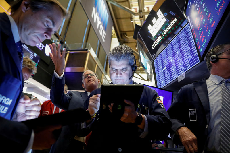 الأسهم الأمريكية تفتح مستقرة بعد نتائج مالية متباينة لشركات التجزئة