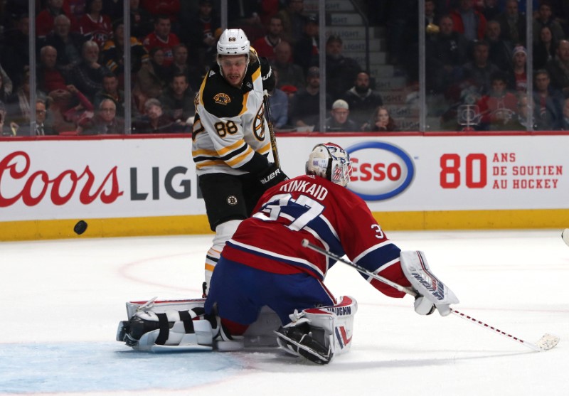 NHL roundup: Blackhawks halt Stars' record-tying run