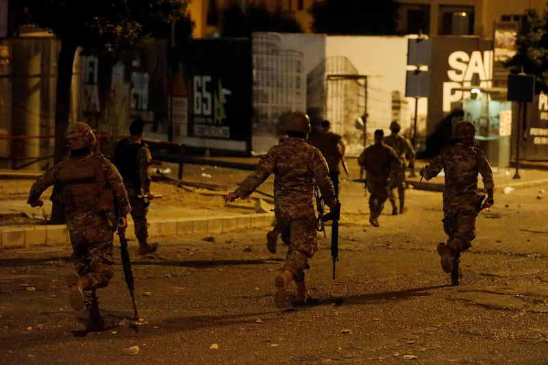 تنامي المخاوف من العنف مع تفاقم الأزمة في لبنان