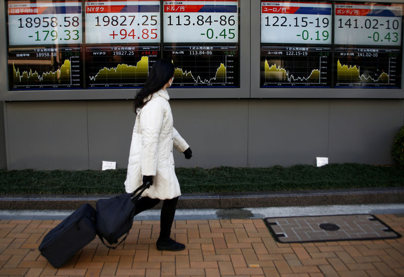 Borsa Tokyo interrompe 4 giorni di rally dopo appoggio Usa a proteste Hong Kong
