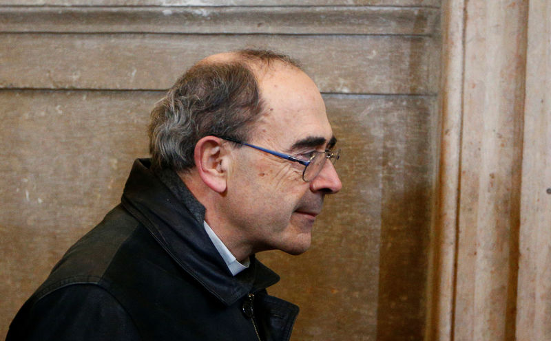 Le cardinal Barbarin fixé sur son sort judiciaire le 30/01