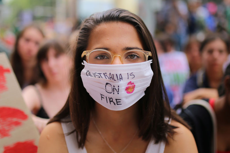 Estudiantes de todo el mundo meten presión a la cumbre del clima con protestas