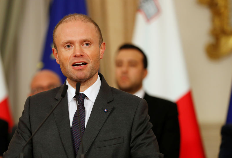 El primer ministro maltés, a punto de dimitir por crisis sobre asesinato de periodista