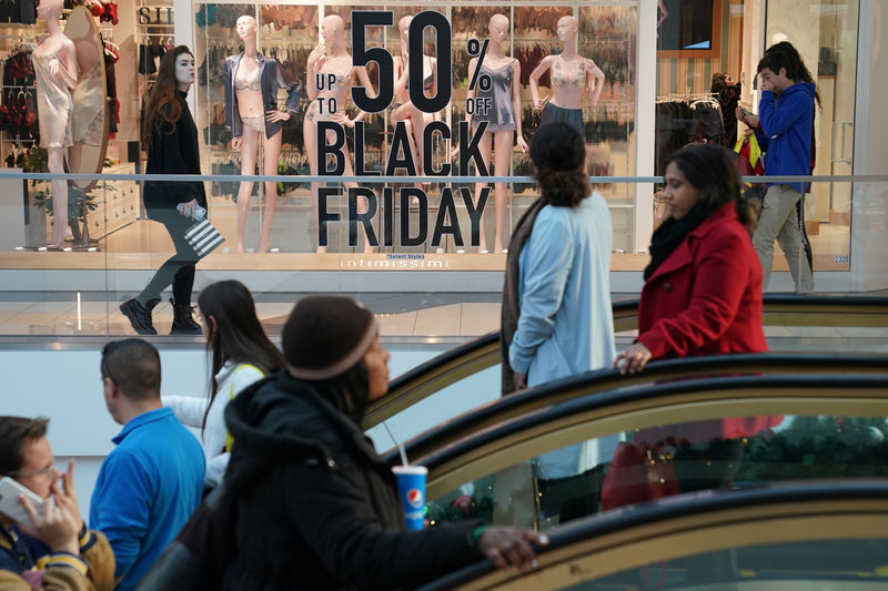 Black Friday shoppers stay away from stores, make $7 billion-plus splurge online