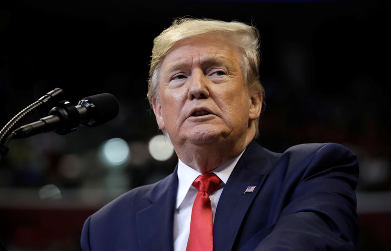 © Reuters. President Donald Trump holds a campaign rally in Florida