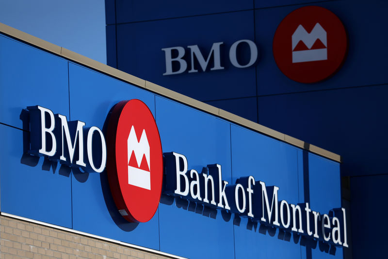 © Reuters. A Bank of Montreal logo is seen outside of a branch in Ottawa