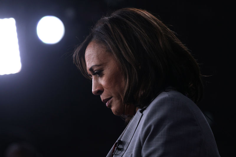 Senadora Kamala Harris desiste de disputa por candidatura democrata à Presidência dos EUA