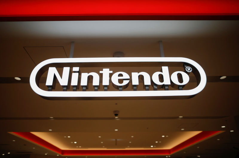 © Reuters. The logo of the Nintendo is displayed at Nintendo Tokyo, the first-ever Nintendo official store in Japan, during a press preview in Tokyo