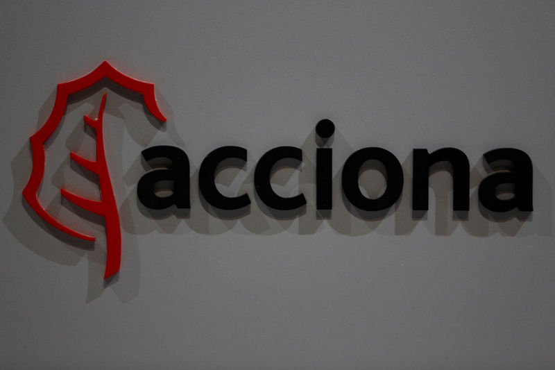 © Reuters. Foto de archivo del logo del conglomerado Acciona