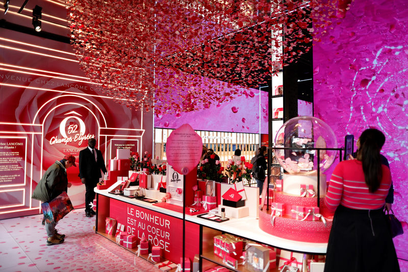 L'Oreal's Lancome beefs up stores as luxury cosmetics take off