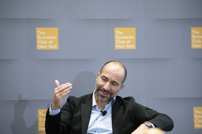 © Reuters. Uber CEO Dara Khosrowshahi speaks during a meeting with the Economic Club of New York in New York City