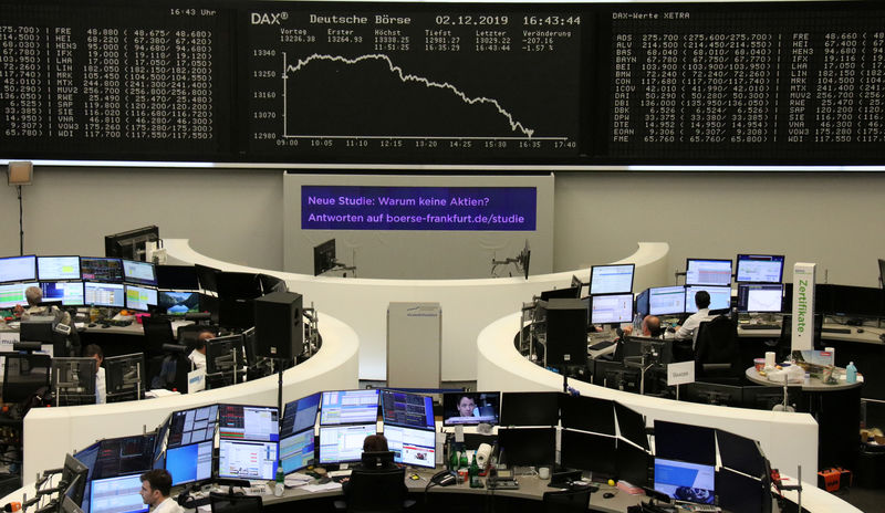 European shares steady on mixed trade signals, luxury stocks steal show
