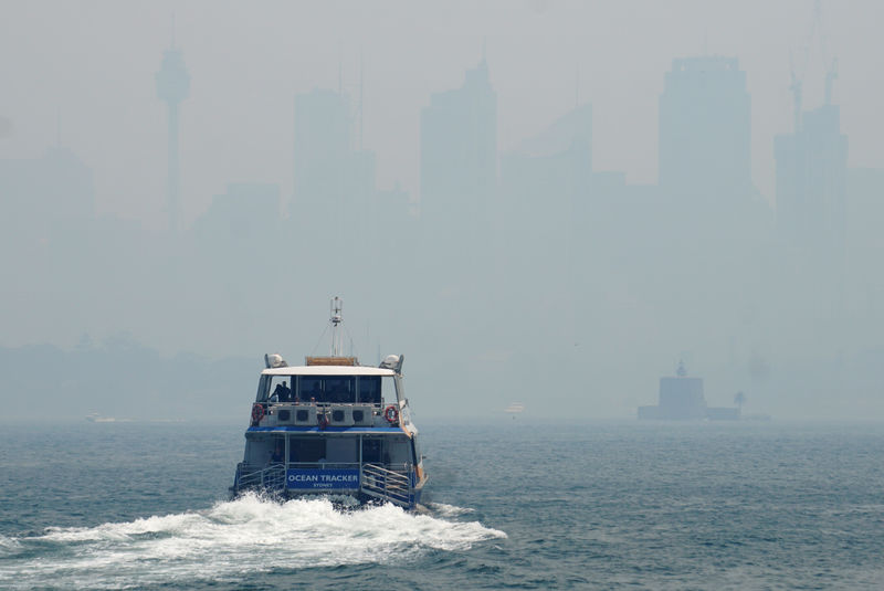 Incêndios ao redor de Sydney cobrem cidade com fumaça espessa