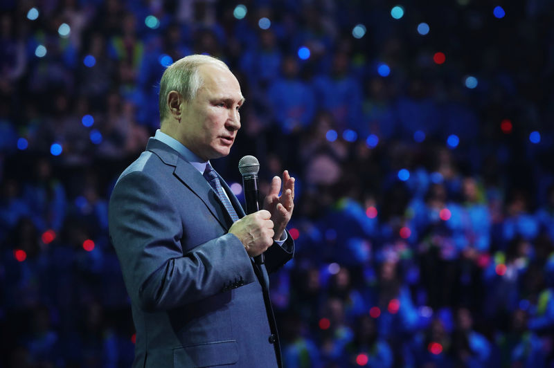 © Reuters. ロシア大統領、新ＳＴＡＲＴ延長で年内合意の意向＝インタファクス
