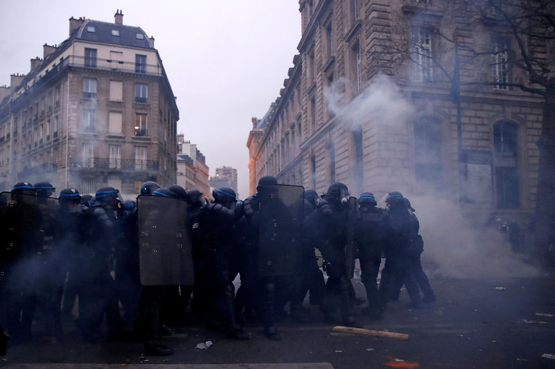 © Reuters. Huelga nacional en Francia contra planes de reforma de pensiones