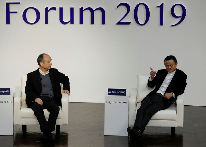 © Reuters. SoftBank Group founder and CEO Masayoshi Son and Alibaba founder and former Chairman Jack Ma attend the Tokyo Forum 2019 in Tokyo