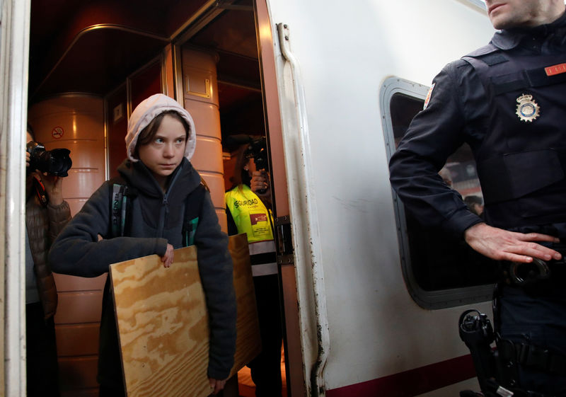 Greta Thunberg completa viagem intercontinental para comparecer à cúpula do clima