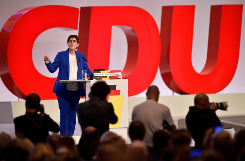 © Reuters. FILE PHOTO: Annegret Kramp-Karrenbauer speaks at the CDU party congress in Leipzig