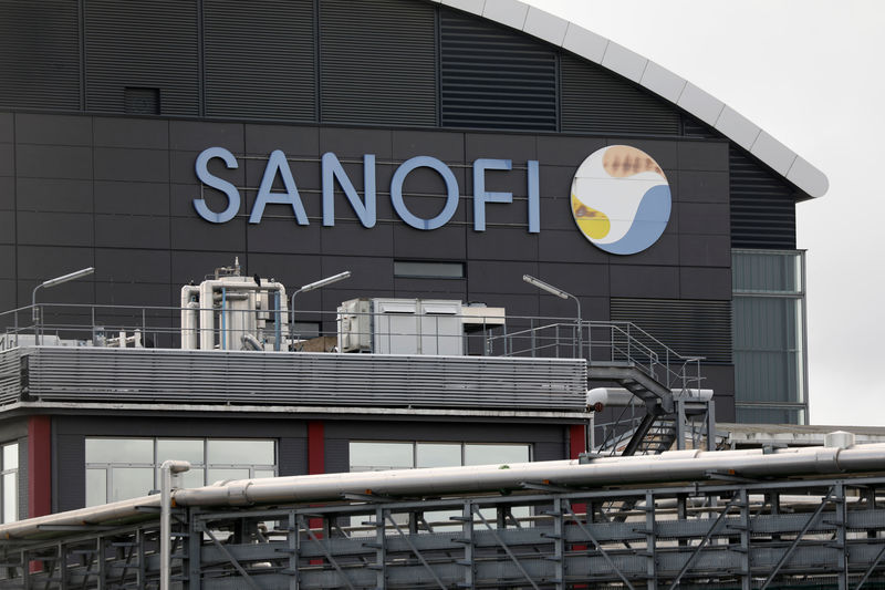 © Reuters. The logo of Sanofi is seen at the company's research and production centre in Vitry-sur-Seine,