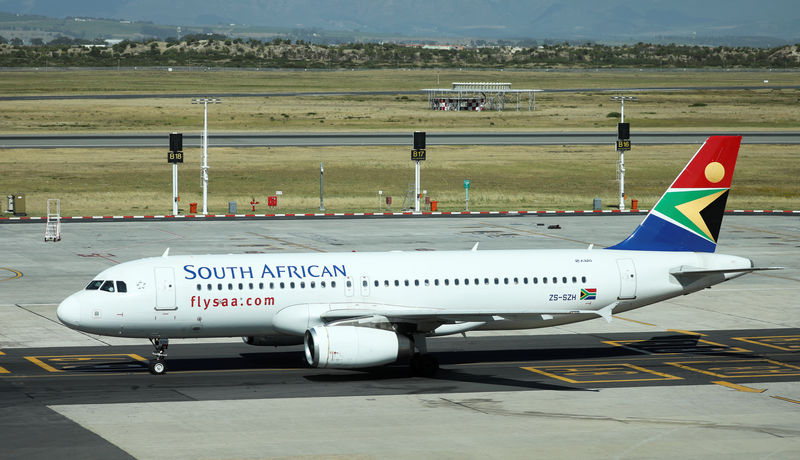 © Reuters. A South African Airways (SAA) aircraft is pictured after landing at Cape Town International Airport in Cape Town