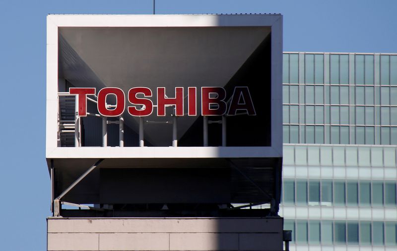 Toshiba restructuring plan faces hurdle as activist builds stake in unit