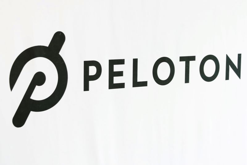 © Reuters. FILE PHOTO: A Peloton logo is seen after the ringing of the opening bell for the company's IPO at the Nasdaq Market site in New York City