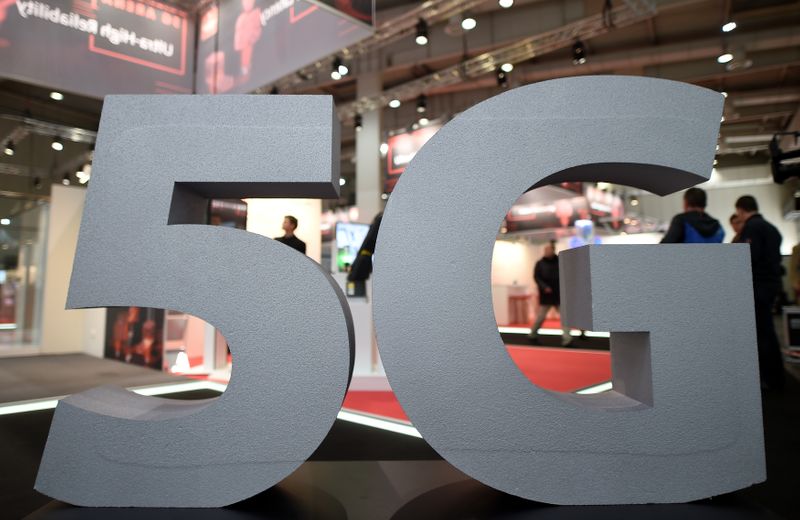 © Reuters. Placa indicativa da tecnologia 5G em feira de comércio em Hannover, Alemanha