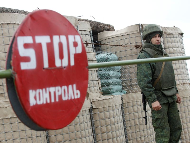Украина продлила закон об "особом статусе" районов Донбасса до конца 20г