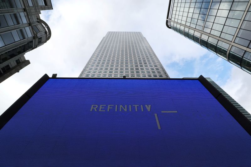 © Reuters. FILE PHOTO: An advertisement for Refinitiv is seen on a screen in London's Canary Wharf financial centre