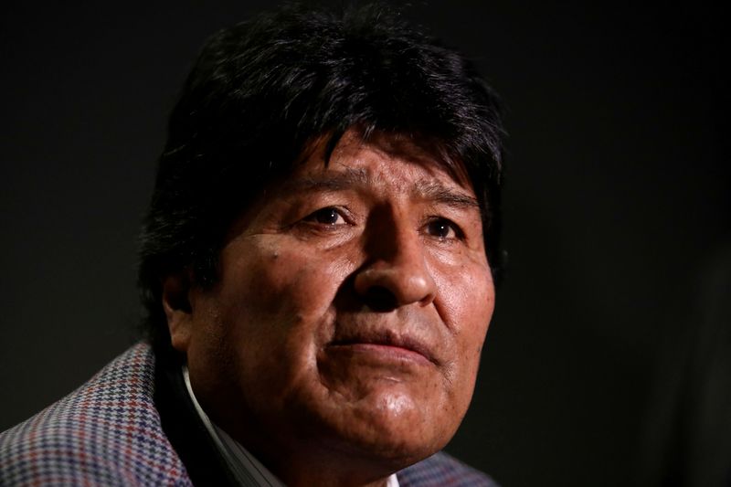 الأرجنتين تسمح لرئيس بوليفيا السابق اللاجئ إليها بالإدلاء بتصريحات سياسية