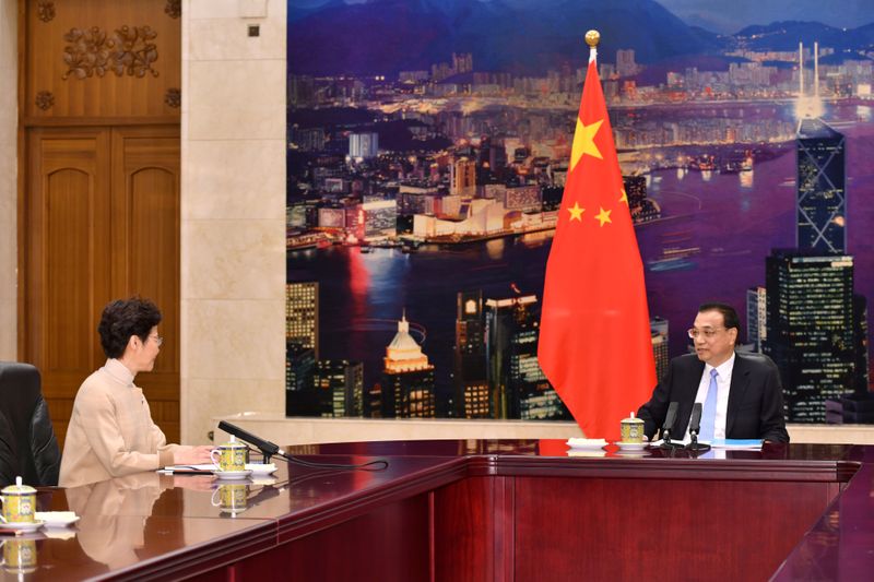 © Reuters. Hong Kong Chief Executive Carrie Lam meets Chinese Premier Li Keqiang in Beijing