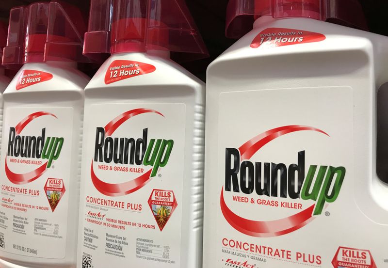 © Reuters. Herbicida Roundup à venda em Encinitas, Califórnia (EUA)