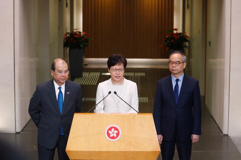 Hong Kong tiene que hacer más esfuerzos para detener la violencia, según su Gobierno