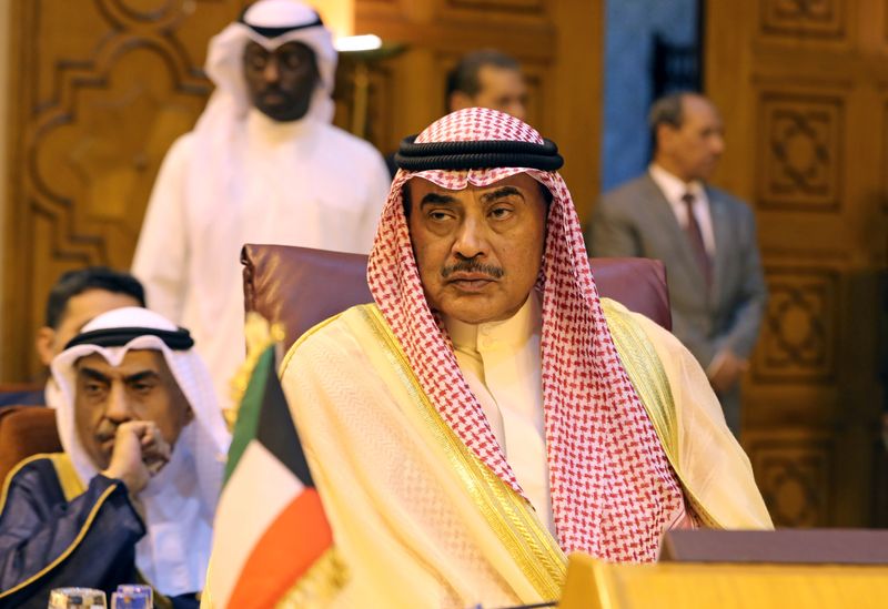 © Reuters. FILE PHOTO: Kuwait's Foreign Minister Sheikh Sabah Al-Khalid Al-Sabah attends the Arab League's foreign ministers meeting to discuss unannounced U.S. blueprint for Israeli-Palestinian peace, in Cairo