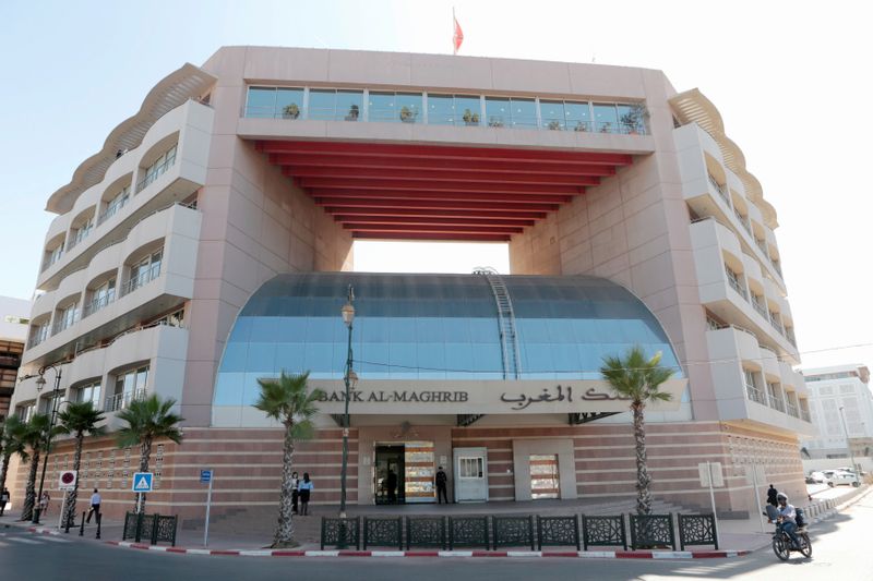 © Reuters. البنك المركزي: المغرب يبقي على سعر الفائدة الرئيسي دون تغيير عند 2.25%