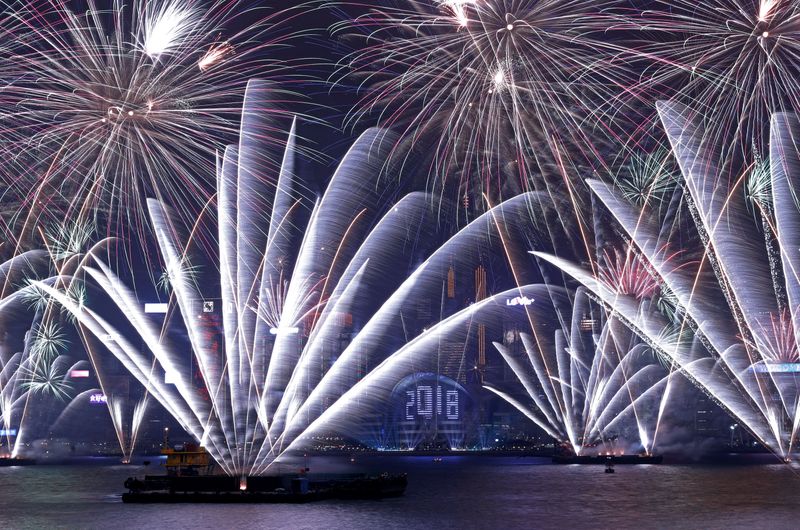 © Reuters. إلغاء الألعاب النارية في احتفالات العام الجديد في هونج كونج بسبب مخاوف أمنية