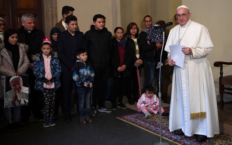البابا يشجب &quot;التعذيب والعبودية&quot; في مخيمات اللاجئين في ليبيا
